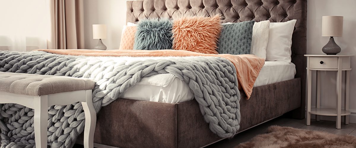 Tête de lit avec rangement pour votre petite chambre